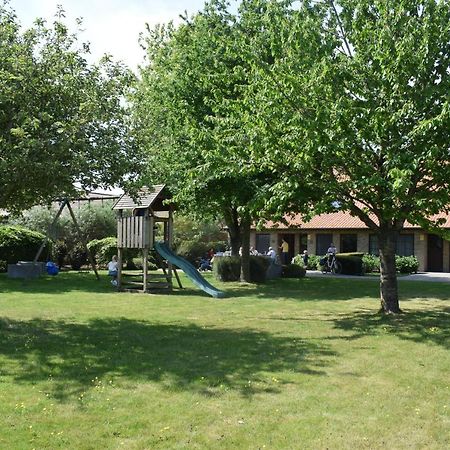 De Meiboom Vakantiehoeve Tot 21 Pers Langemark 외부 사진
